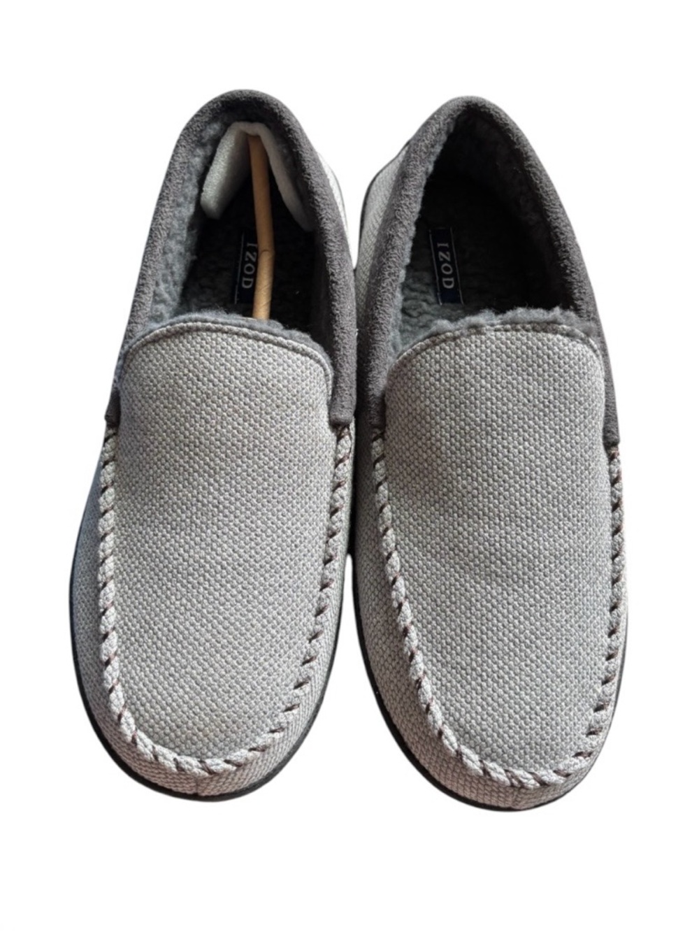 New IZOD Grey Knit Faux Sherpa Fleece lining slippers. Size 9